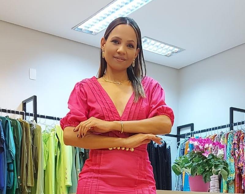 DEBORA DUARTE INAUGURANDO SUA SEGUNDA EMPRESA, A LOJA DELU BOUTIQUE