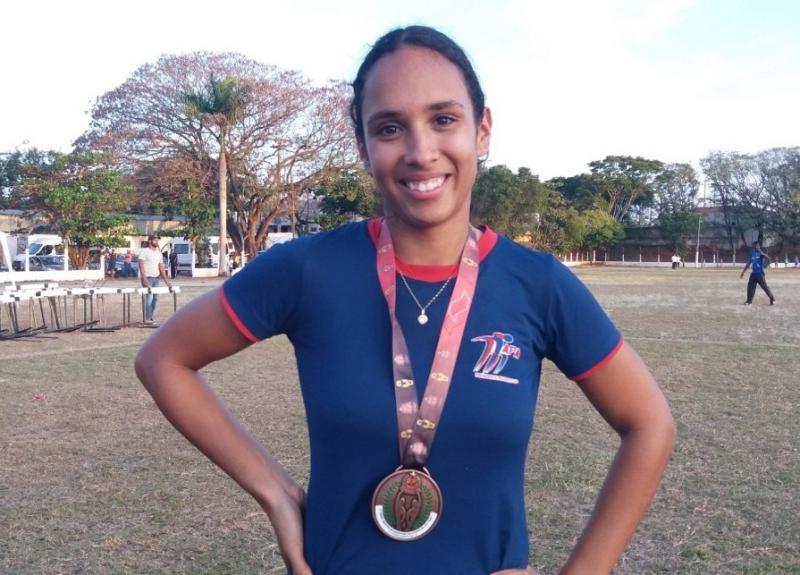 Ouro veio no atletismo feminino, com Rayssa Romão Rodrigues, que venceu a prova do salto em distância