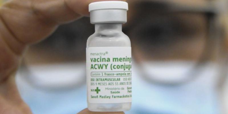 Doses da vacina meningocócica ACWY são destinadas para adolescentes de 11 e 12 anos