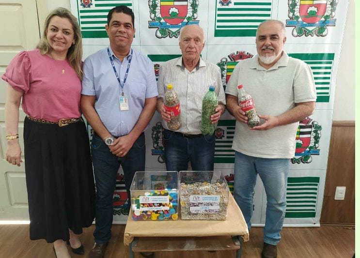 Michele Galhardo (assessora jurídica), Marcelo Xavier (gerente da Sabesp), prefeito Duca Bonilha e Cléber Bonilha (secretário do Meio Ambiente)