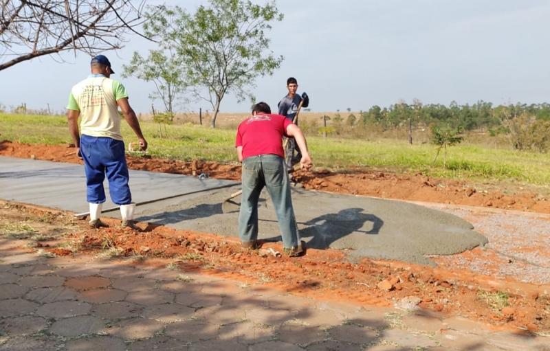 Mais de 6,5 mil metros quadrados de calçada com mureta são construídos