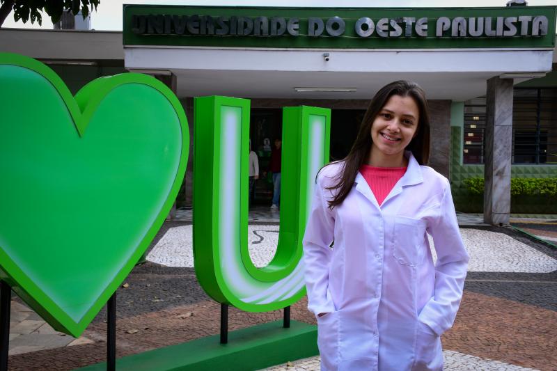 Rafaela Pirolla começou a cursar Medicina neste segundo semestre ao conseguir por meio do programa financiamento de 80%