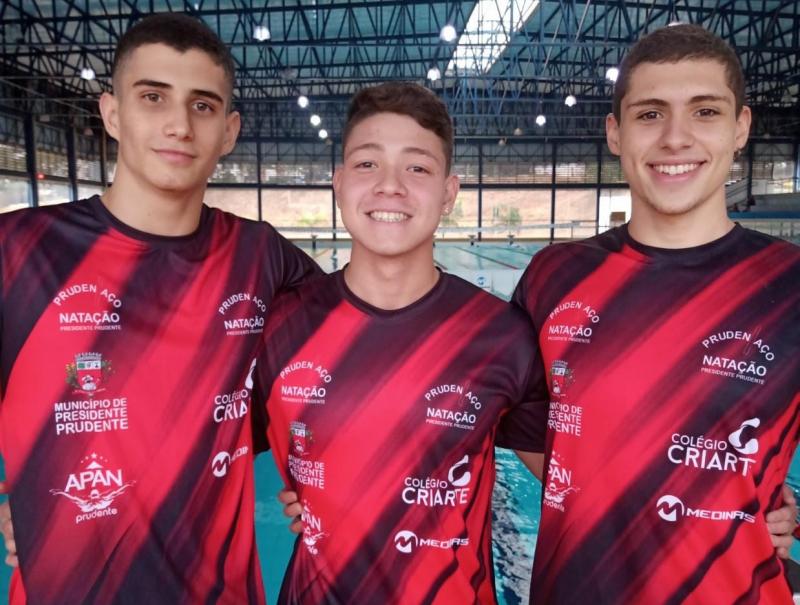 Os 3 atletas do Colégio Criarte/Pruden Aço/Semepp que estarão no Paulista Junior 1 e 2 e Sênior de Inverno de Natação