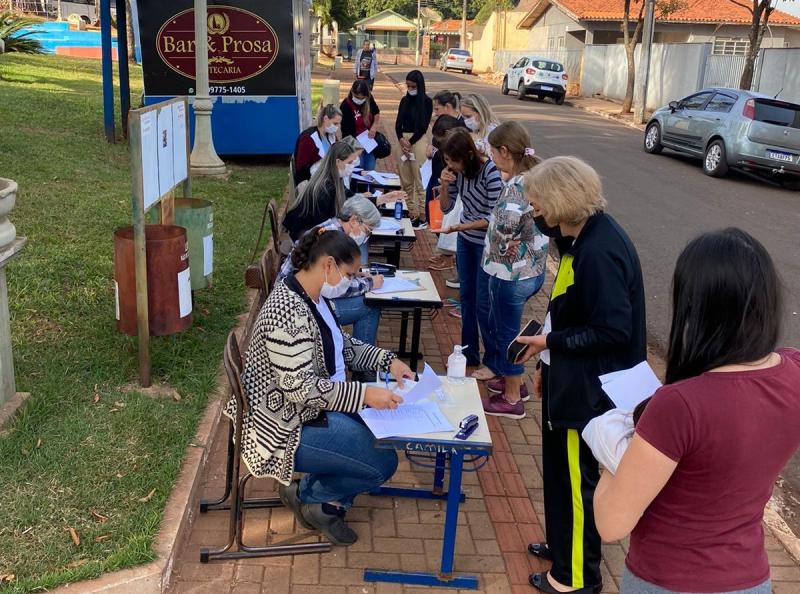 Equipes de saúde cadastram animais domésticos para castração gratuita