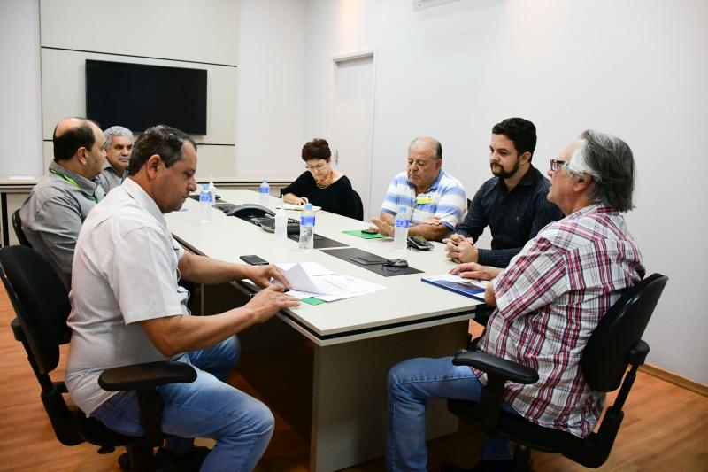 Momento da assinatura do convênio entre a Unoeste e a Santa Casa de Machado 