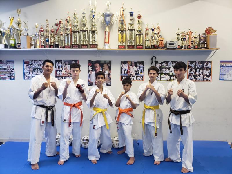 Sensei Adilson Issami e seus caratecas, que estarão no domingo, em Iporã, no Paraná