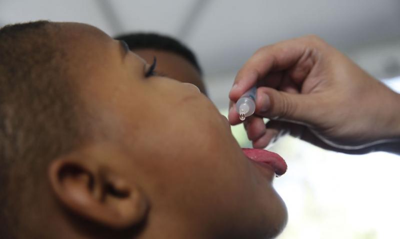 Crianças podem ser imunizadas contra poliomielite neste sábado, nos 28 postos de saúde do município