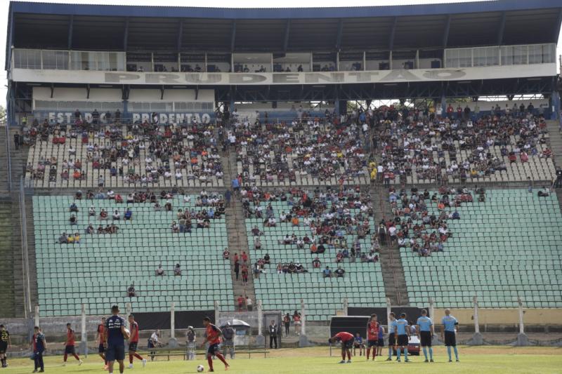 No último jogo do Grêmio no Prudentão, quase 2 mil pessoas assistiram a vitória por 2 a 0 sobre o XV de Jaú