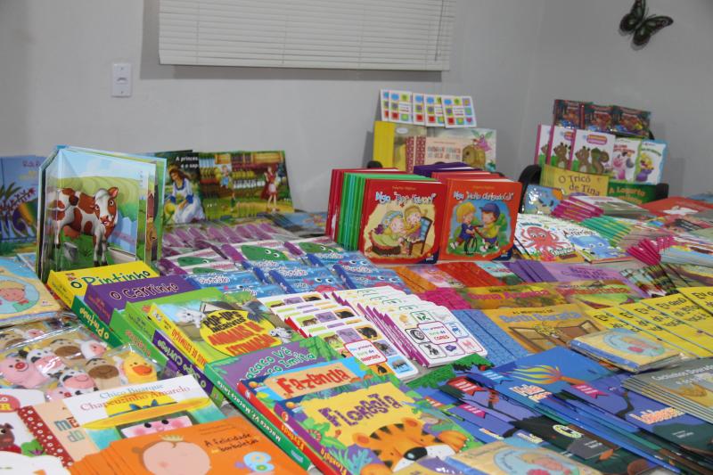 Livros infantis vão ser distribuídos nas 15 unidades de educação infantil