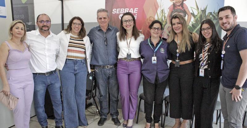 Inauguração da unidade do Sebrae Aqui em Tarabai contou com a presença do prefeito José Roque da Silva Lira (segundo da esq. para a dir.) e ao centro o gerente regional do Sebrae, José Carlos Cavalcante