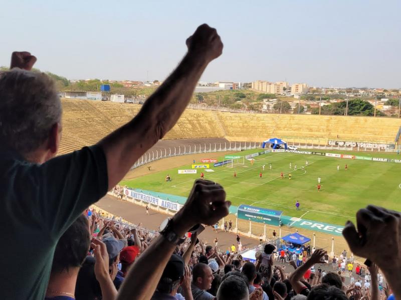 Equipe conquistou a vaga e subiu após vencer o Flamengo-SP por 2 a 1 sábado, no Prudentão 