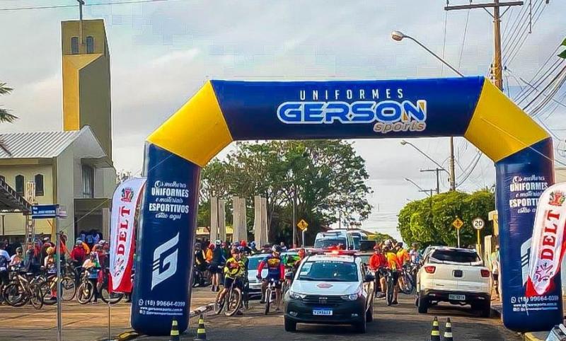 Evento teve percurso de 16 km para iniciantes e outro de 37 km para praticantes da modalidade