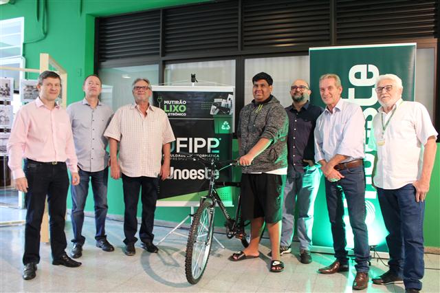 Cerimônia de entrega das bicicletas ocorreu no campus 1 da Unoeste, na manhã desta sexta