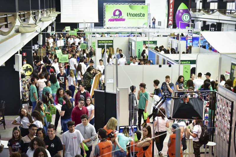 Na última edição presencial da feira, em 2019, mais de 8 mil visitantes passaram pelo Salão do Limoeiro