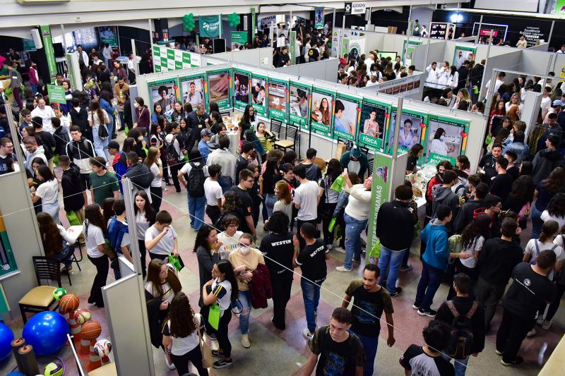 Salão do Limoeiro sedia maior Feira de Profissões do oeste paulista