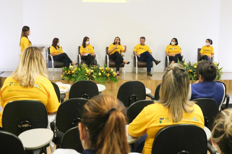 Equipe conversou com profissionais sobre como identificar problema, tratar e instruir pacientes