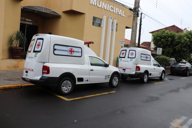 Divisão Municipal de Saúde de Pirapozinho recebe duas novas ambulâncias