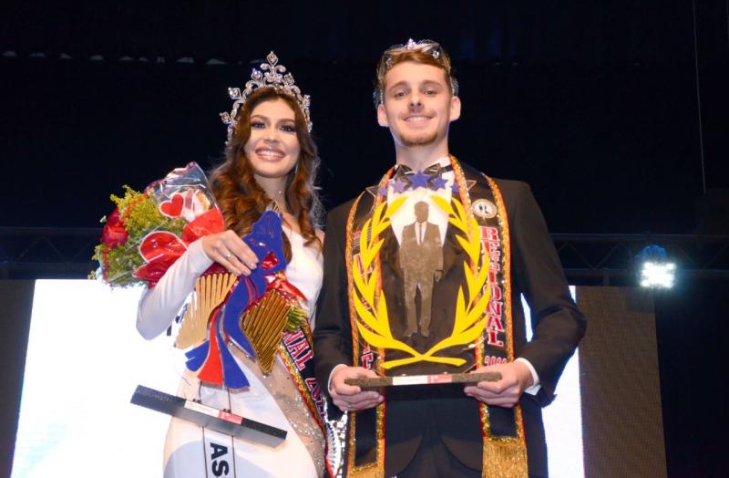 O casal Miss e Mister Regional que reina desde a noite de ontem, sábado 24, Rafaela Peloso e Pedro Vincoleto