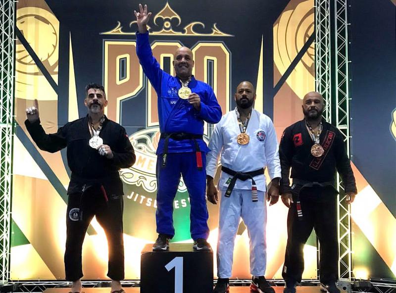 Como ele queria, mestre Marcio Mendes voltou com mais uma medalha de ouro