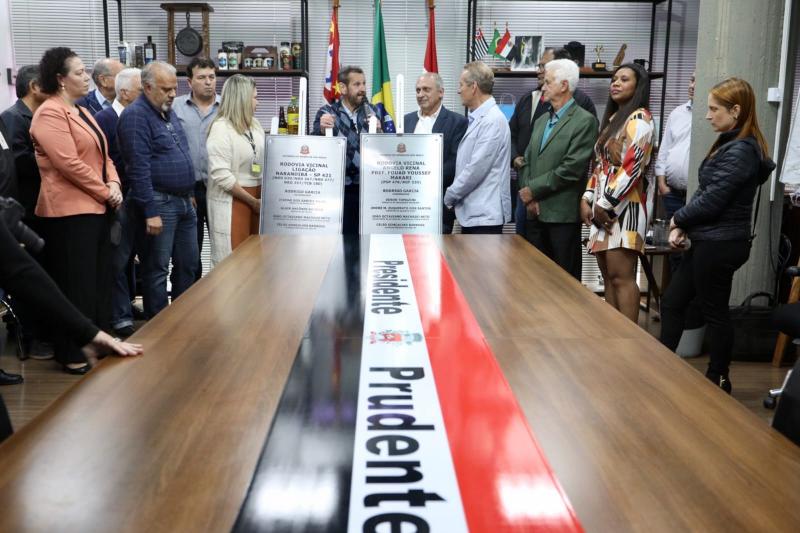 Em Prudente, foram inauguradas duas estradas vicinais