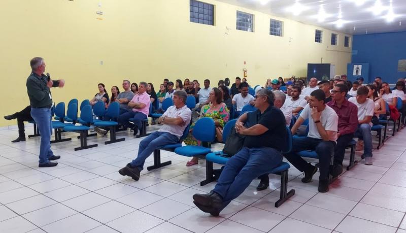 Encontro sobre comércio híbrido e marketing digital reuniu alunos da Etec, empresários e colaboradores do comércio de Quatá