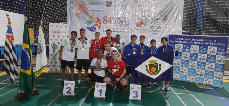 Equipe prudentina de badminton comemora as conquistas nos Jogos Abertos