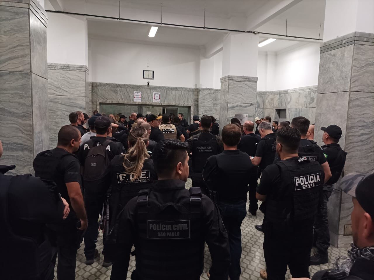 Participaram da operação policiais civis do Deinter-8 e das delegacias seccionais de Adamantina, Assis, Dracena, Prudente e Venceslau 