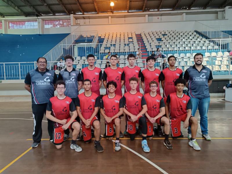 Meninos da equipe do Colégio Criarte/Semepp vão em busca de experiência