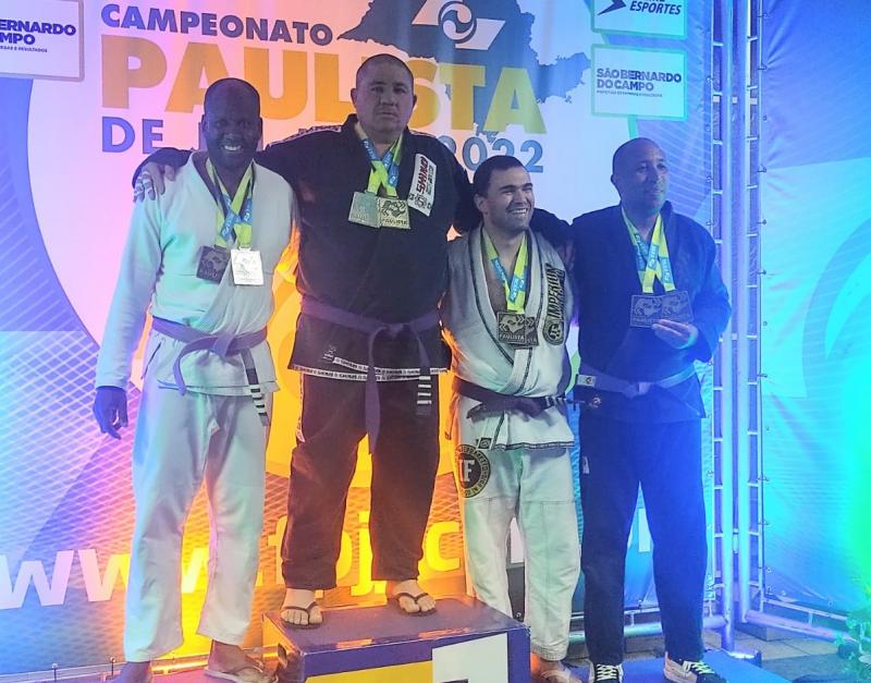 Amauri Barros voltou com duas medalhas de ouro para a coleção