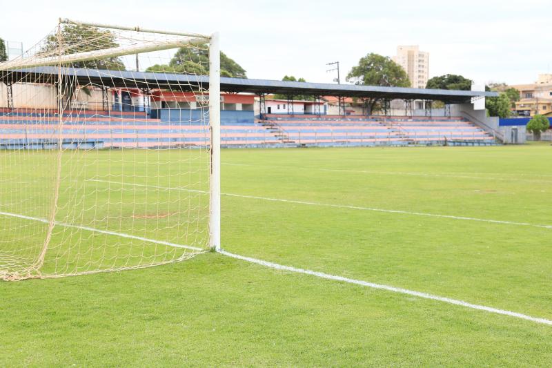Estádio Caetano Peretti continua sendo palco do futebol amador em PP; estádio também recebe os treinos do Grêmio Prudente 