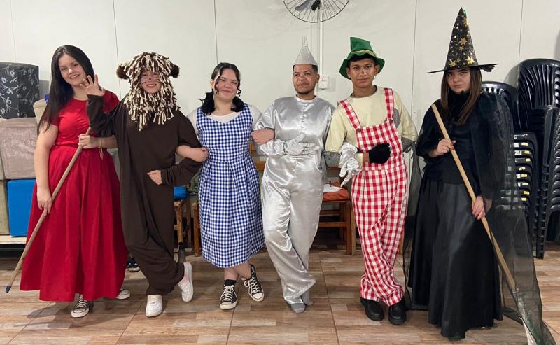 Espetáculo “O Mágico de Oz” – alunos da Oficina Municipal de Teatro