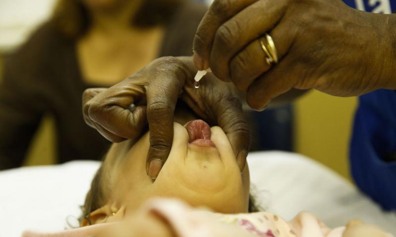 Apesar do fim da campanha, doses contra pólio continuam disponíveis nos postos de saúde