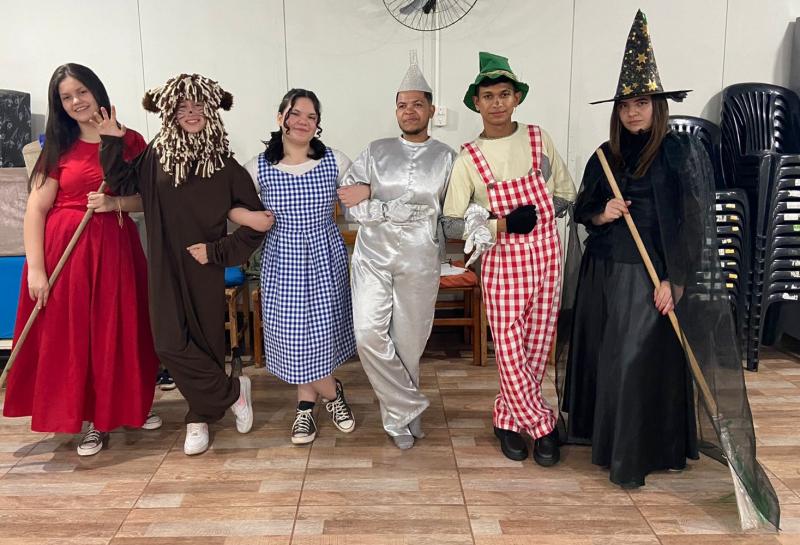 Espetáculo “O Mágico de Oz” – alunos da Oficina Municipal de Teatro