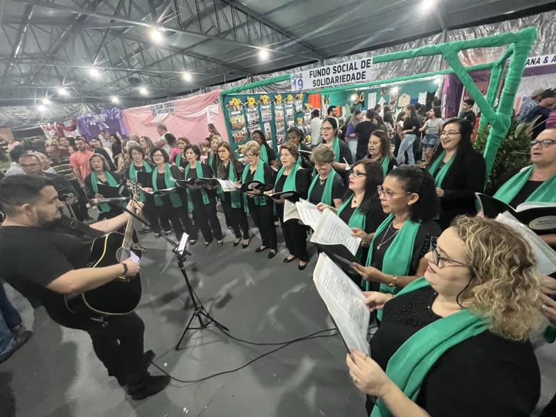 CORAL DE SANTO ANASTÁCIO, NA ABERTURA DA FEBISA