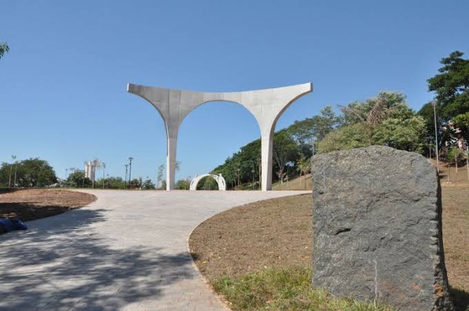 Ação ocorre na Praça do Centenário, em frente a OAB de Prudente.