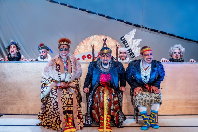 Os Geraldos chega ao palco do Teatro Paulo Roberto Lisbôa, com seu mais novo espetáculo “Ubu Rei”