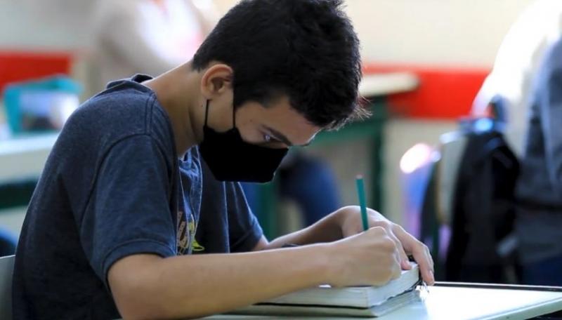 Uso de máscara é recomendado nas escolas da rede estadual de ensino