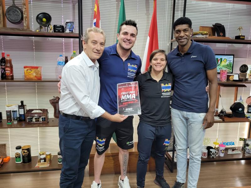 Ed Thomas, Hugo, Ariane e André divulgam o Fight Pro MMA ChampionsShio