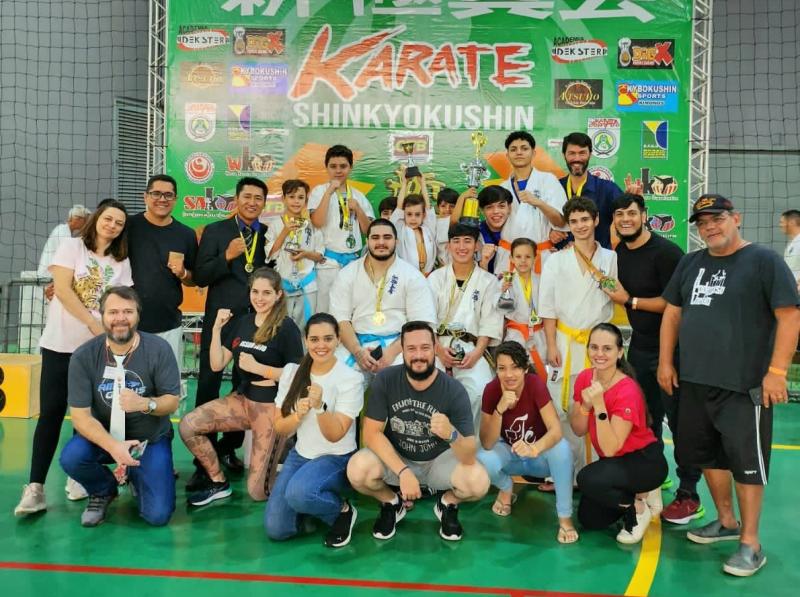 Equipe Issami Dojo Presidente Prudente após conquistas 