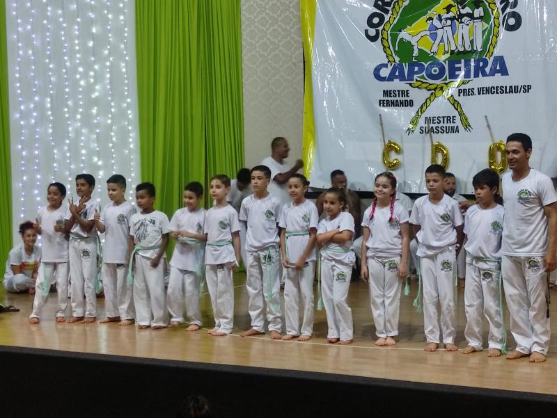 Alunos que passaram pelo batizado do projeto capoeira