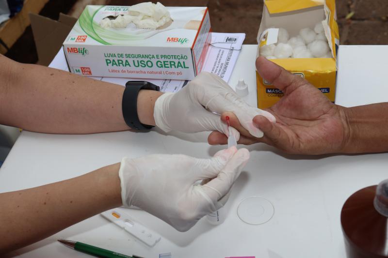 Testes rápidos para HIV e sífilis foram realizados na Praça Manoel Marques Silva