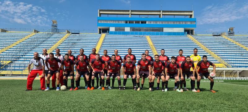 Equipe após o jogo difícil contra o CPA/M-5, no Estádio Bruno José Daniel, em Santo André