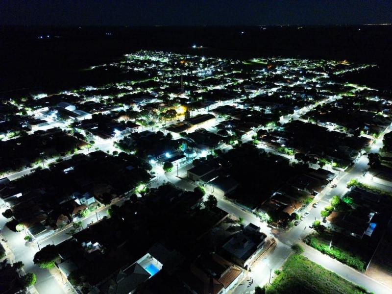 Depois da substituição das lâmpadas, cidade ficou muito mais iluminada