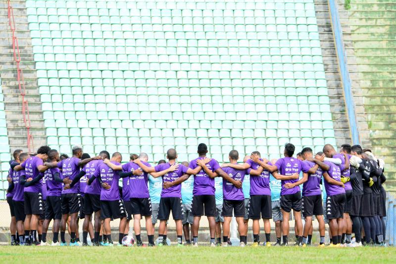 Hoje pela manhã equipe treinou em casa