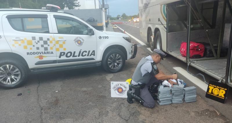 Apreensão dos tabletes de pasta base de cocaína ocorreu nesta quarta, na base da Polícia Rodoviária, na SP-270, em Prudente