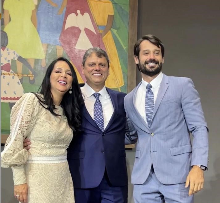 GUILHERME PIAI, COM O GOVERNADOR TARCÍCIO E ESPOSA