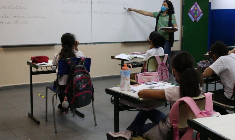 Transferência pode ser solicitada diretamente nas escolas, Poupatempo ou na plataforma SED