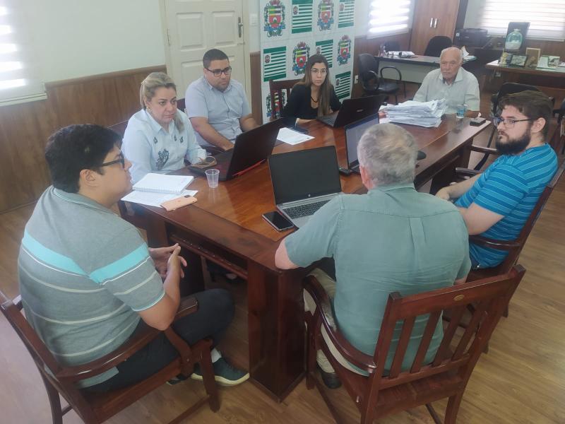 Técnicos discutem adaptações da nova lei de licitações em Santo Anastácio