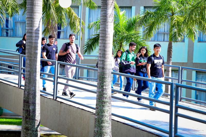 Unoeste, aproximadamente 12 mil estudantes, entre calouros e veteranos