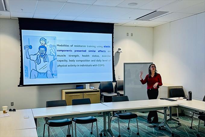 Ana Paula em aula na Central Washington University